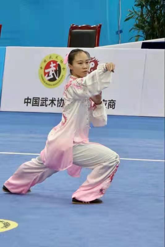 全国武术套路锦标赛上,河南省代表队团体项目(女子刀术,棍术,男子枪术