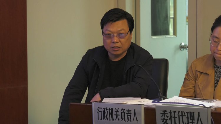 邓州市人民政府党组成员 张伟