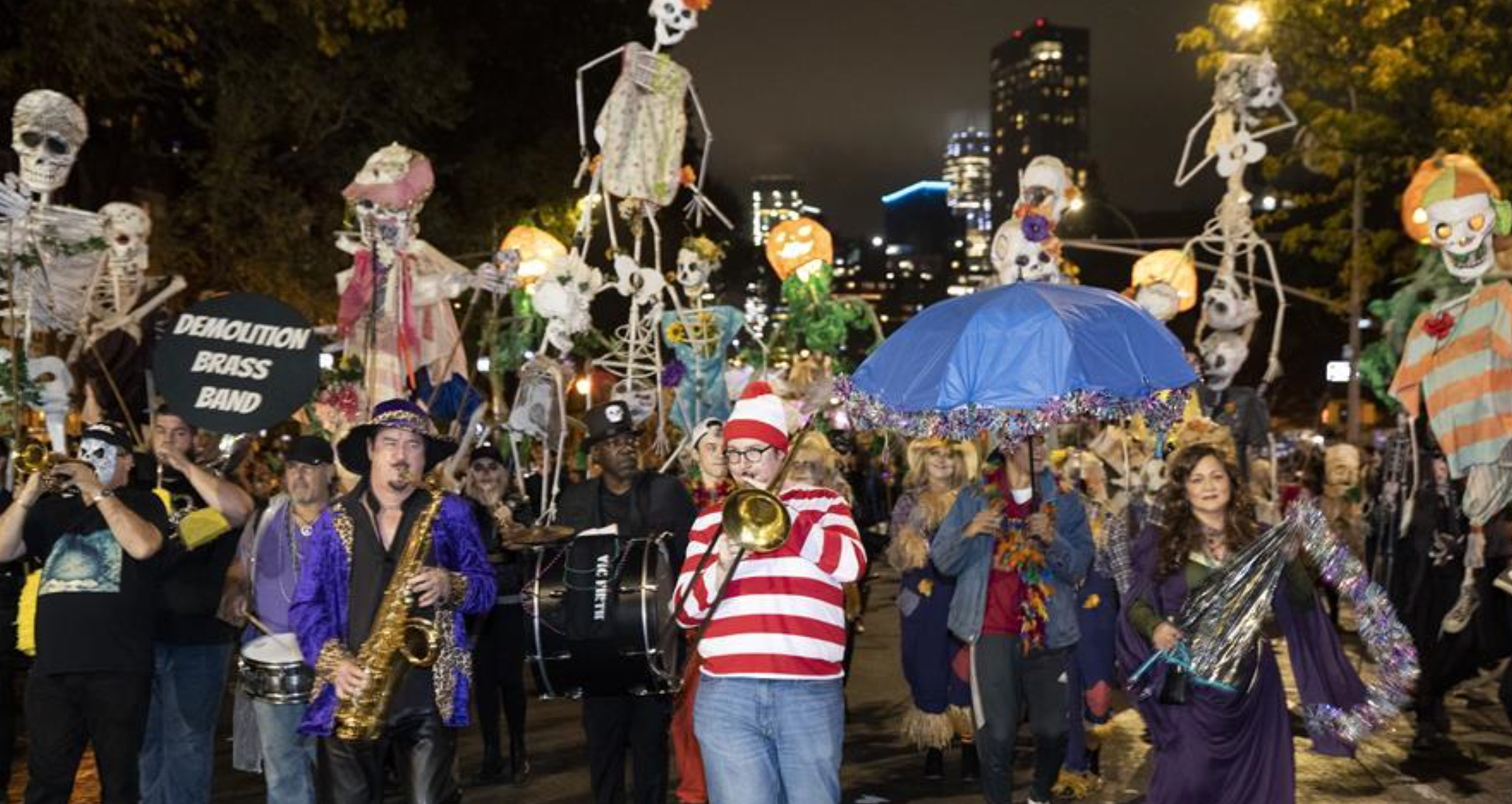 纽约举行万圣节大游行