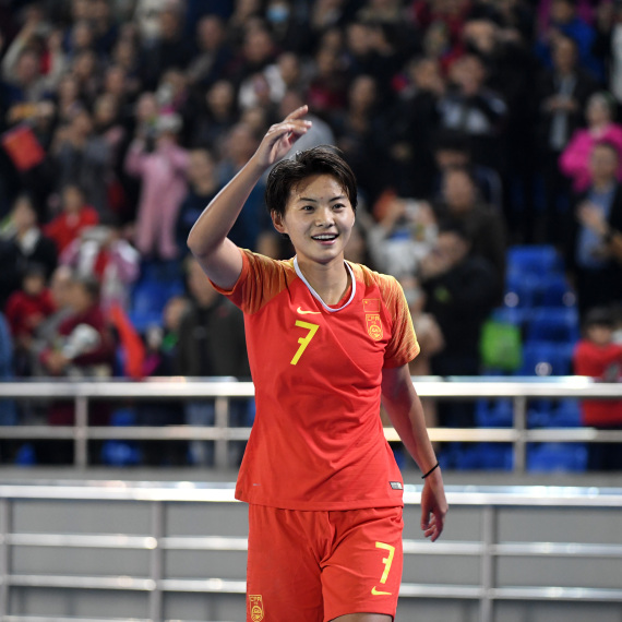 王霜代表中国女足出战百场梅开二度后她成了c罗姆巴佩