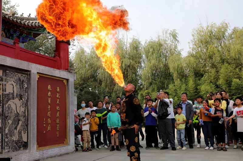 感受和寻觅古城中的一砖一瓦,一草一木,这里有着商丘的历史渊源和文化