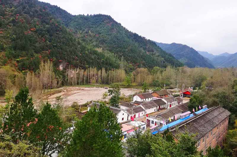 晒晒家乡的秋色丨灵宝市朱阳镇饱览山水自然风光接受红色教育