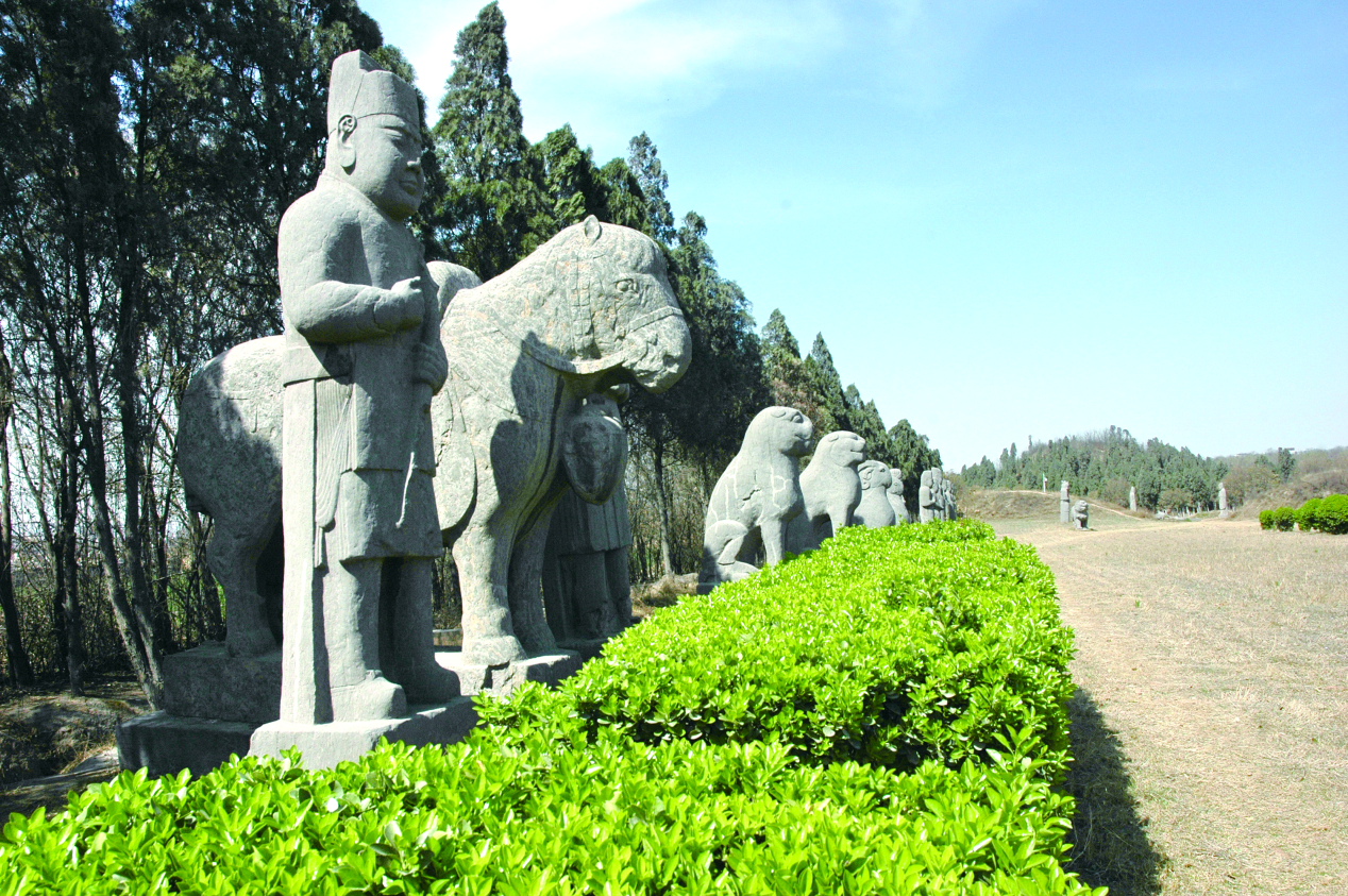 宋陵即北宋皇陵,位于巩义市芝田镇,西村镇,回郭镇和巩义市区,南有嵩山