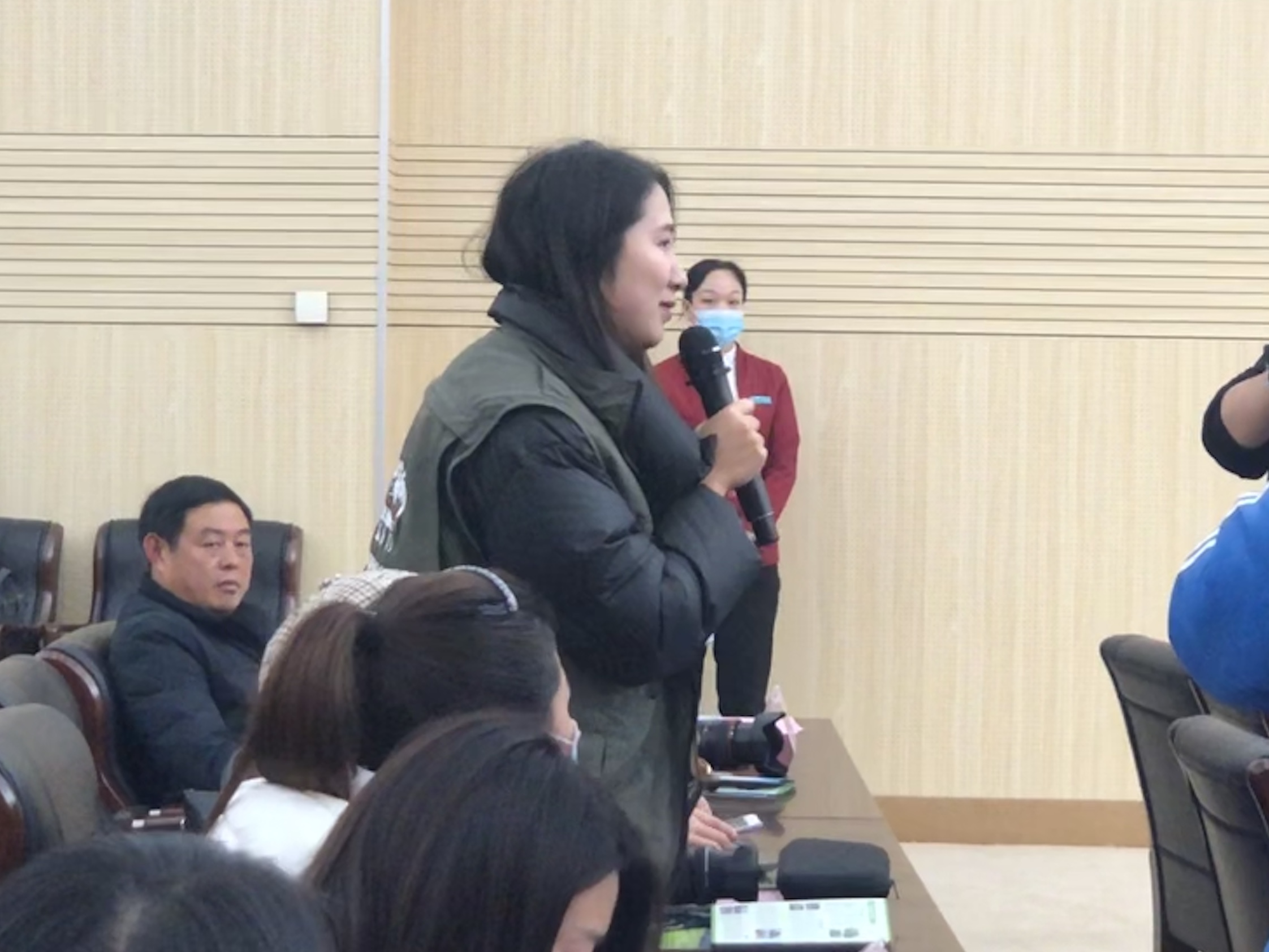 信阳市召开决战脱贫攻坚决胜全面小康系列新闻发布会罗山专场