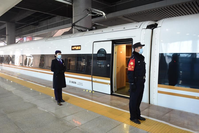 京港高铁合肥至安庆段开通运营