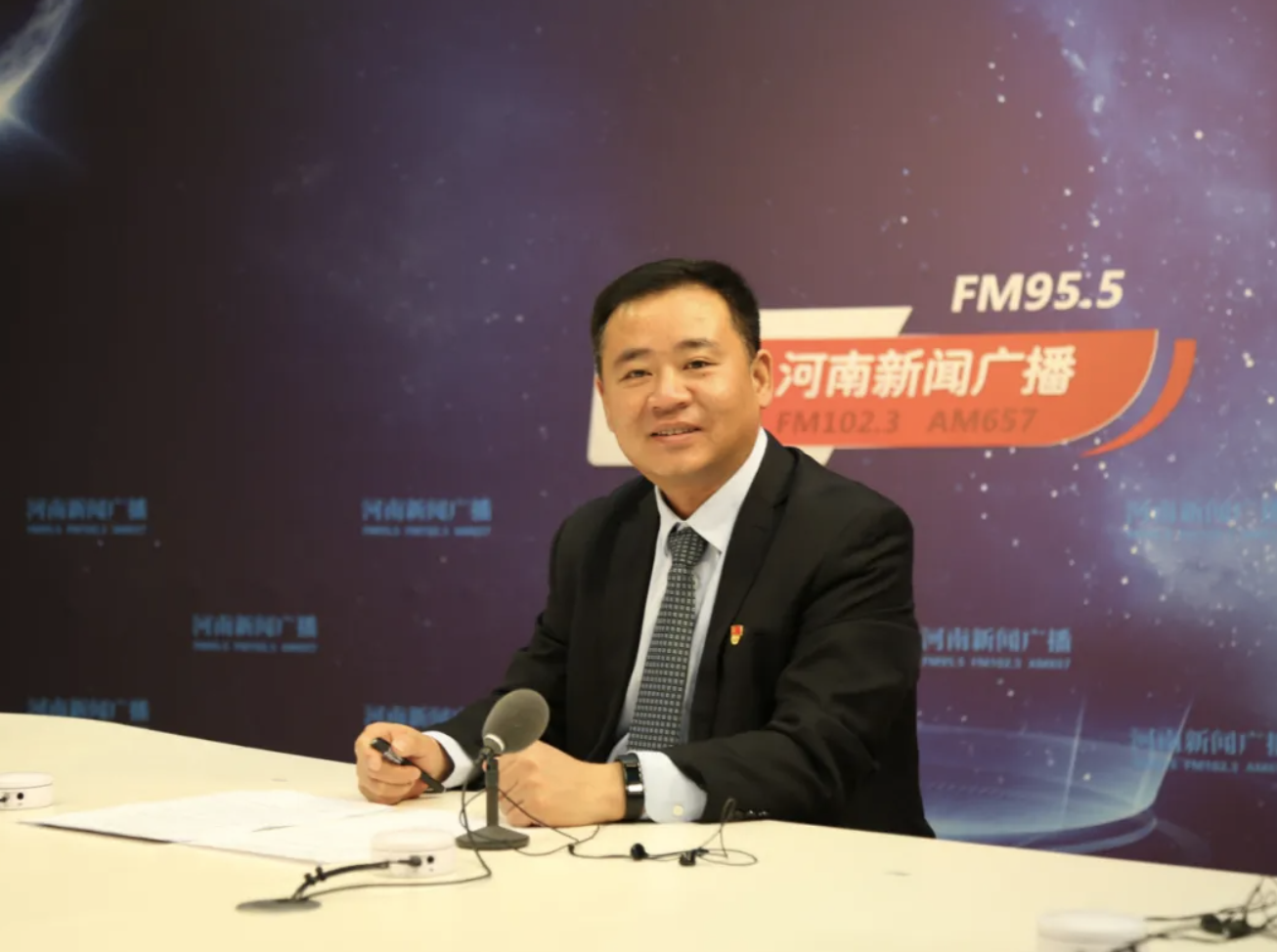 新冠病毒疫苗接种备受关注12月25日上午,河南省疾控中心党委书记周勇