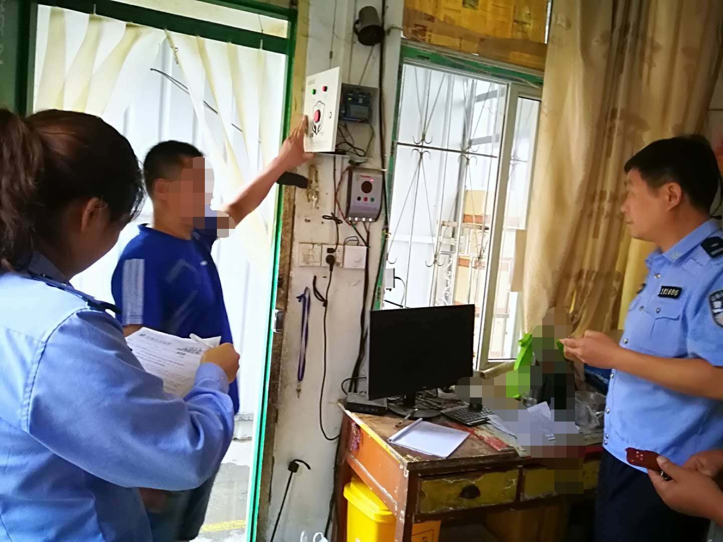 邓州市穰东派出所扎实开展校园安全隐患大排查大整治
