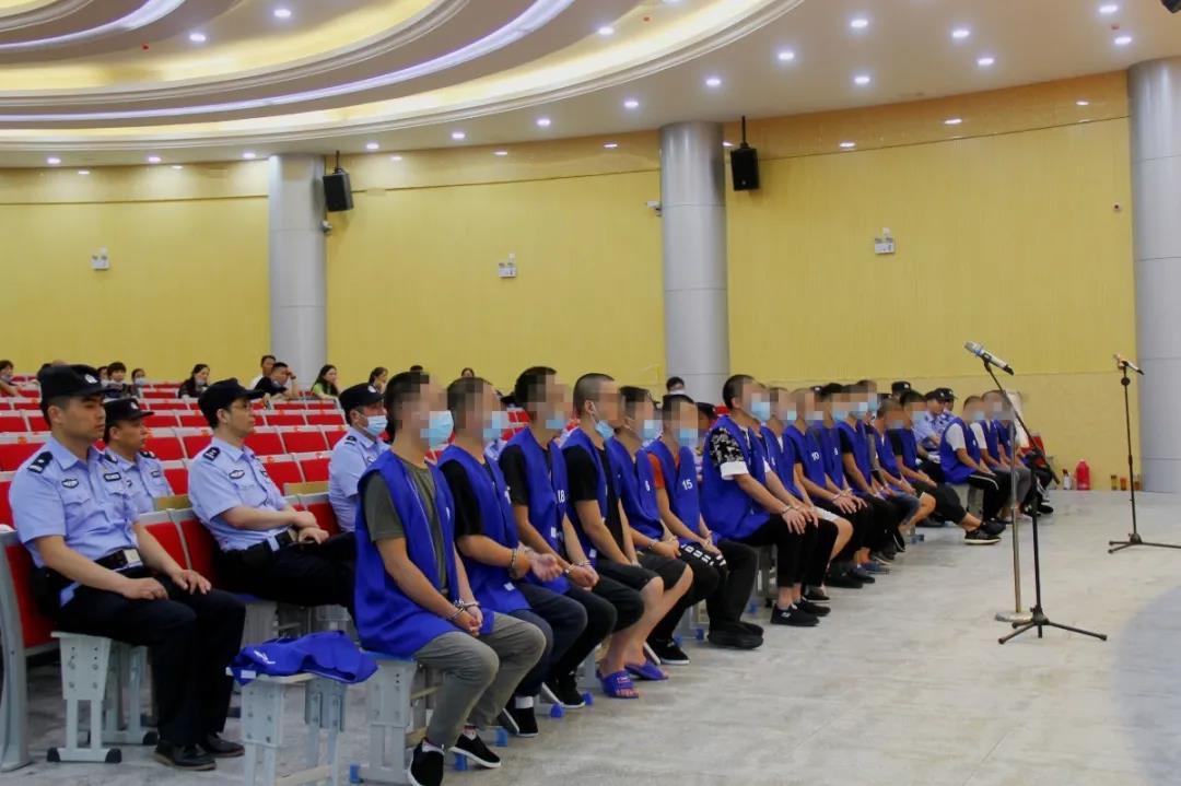 24 收藏 打印 本案涉案人员多,社会影响大,为确保庭审顺利进行,息县