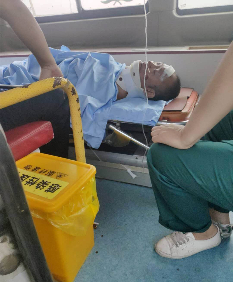 陕西52岁男子羁押期间被“打成瘫痪” 看守所：被人踹了一脚，滑倒摔的