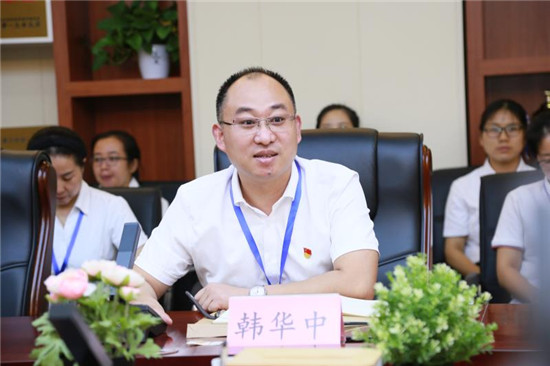 韩华中校长表示:郑州经开六中与河南省实验中学合作办学意义重大.