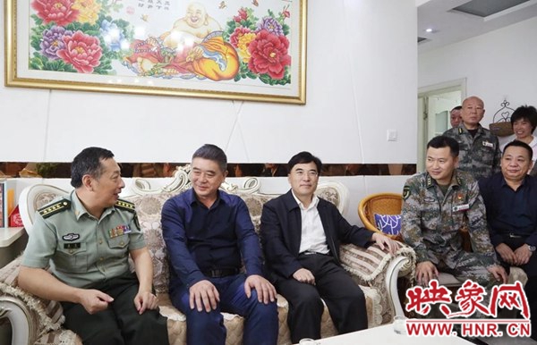 袁冬到驻马店市驿城区走访慰问执行重大任务官兵家属