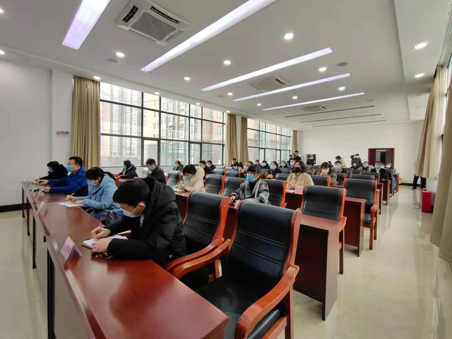 记者暗访药店一事有了进展!郑州25家药品连锁企业被监管部门集体告诫