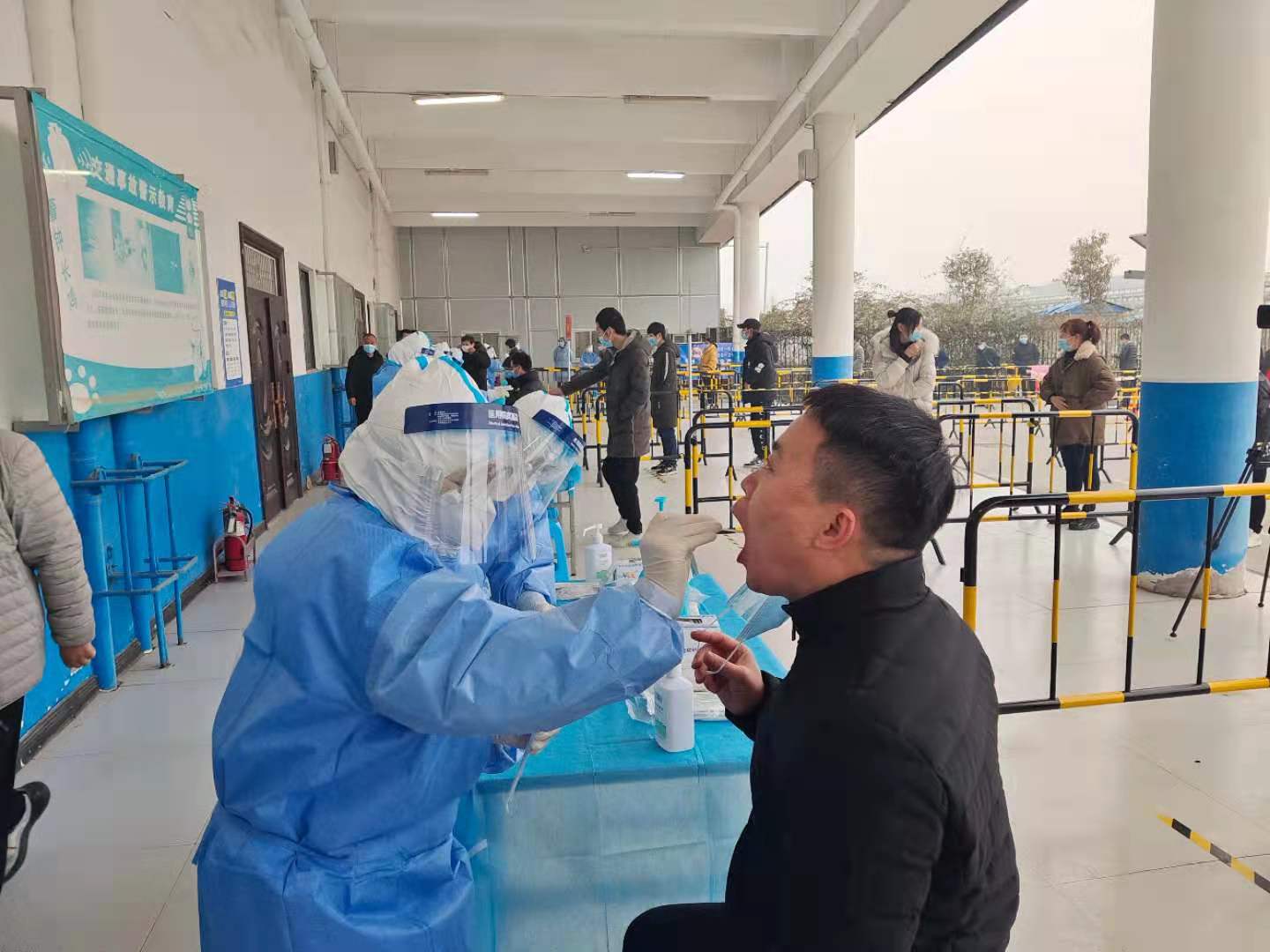 郑州航空港区核酸检测演练有序进行中
