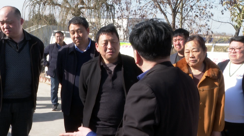 里绿意盎然,省,市农业专家走进新乡卫辉市鑫福林卫红花合作社种植基地