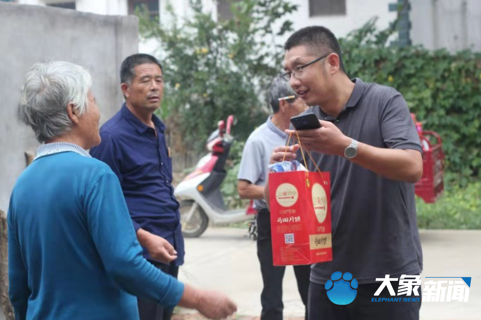 河南民警王萌利获评全国脱贫攻坚先进个人：倾情驻村扶贫，无悔青春年华