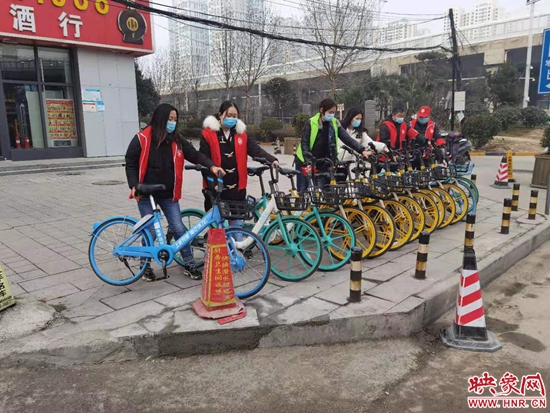 加强非机动车停放秩序整治 郑州北林路街道办事处在行动