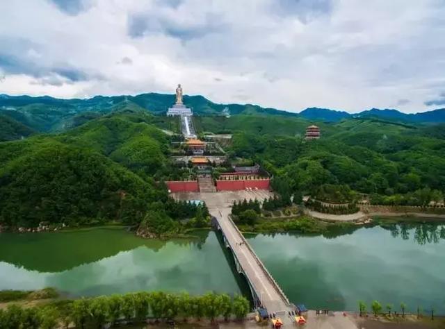 鲁山县引资40亿元建设温泉小镇