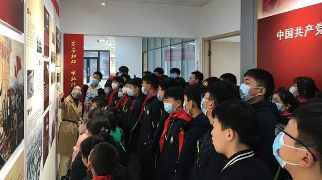 郑州社区建起“四史”馆 党史教育来打卡