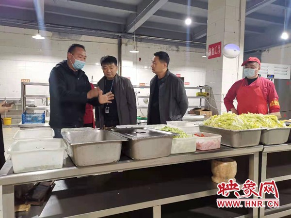 许昌市建安区市场监管局对区政府机关食堂进行突击检查