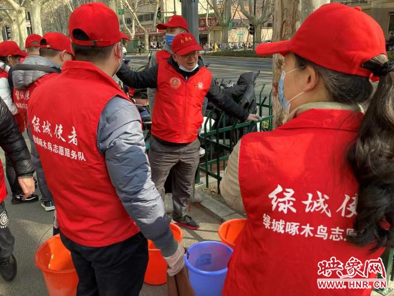 第58个学雷锋日|郑州“绿城啄木鸟”志愿服务队再出征