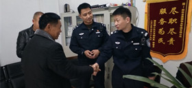 业主锯断小区树木 舞阳森警大队民警调解化干戈