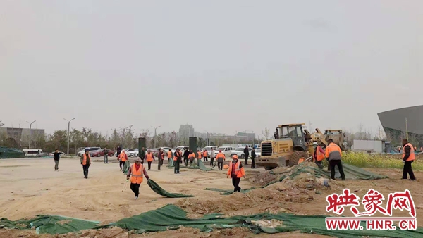 郑州莲湖街道开展积存渣土整治 助力爱国卫生运动