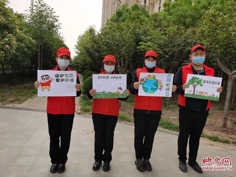 第52個“世界地球日” 鄭州公交站務長手繪漫畫宣傳環保