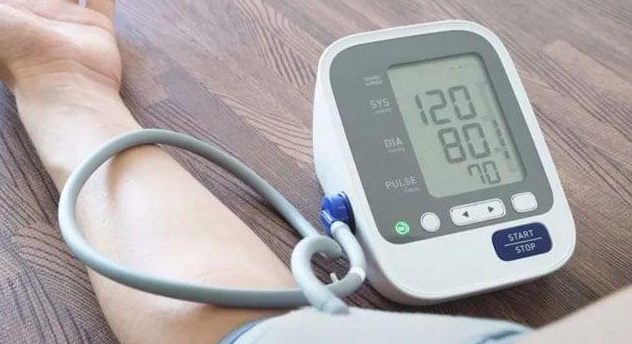 数值“忽高忽低” 难道家里的血压计不准？
