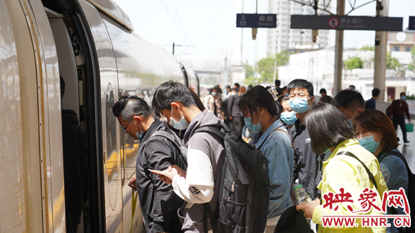 没抢到通往旅游热点城市的票？别担心，郑州铁路“五一”假期加开临客列车