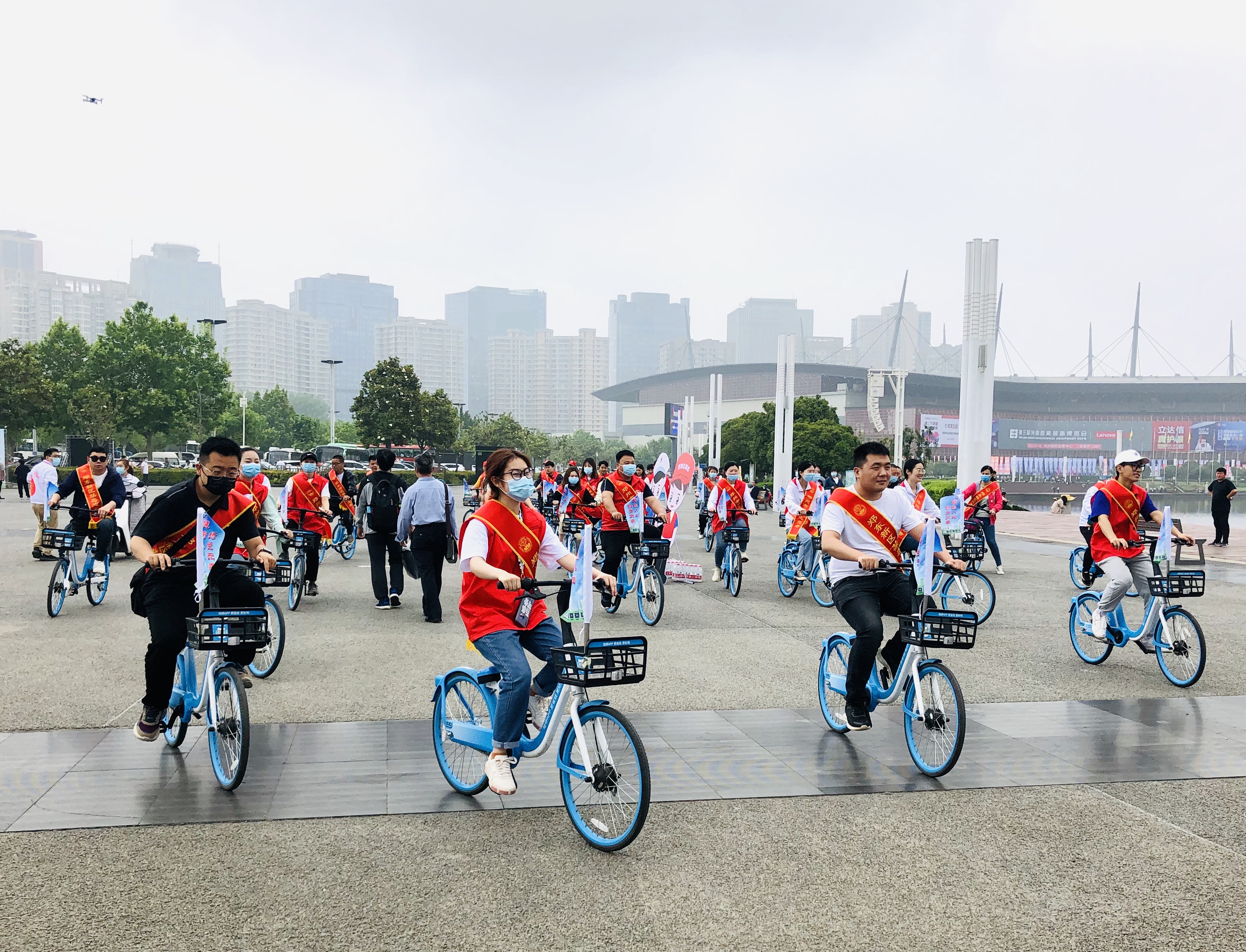 “健康人生 绿色无毒”  郑州开展禁毒主题公益骑行活动