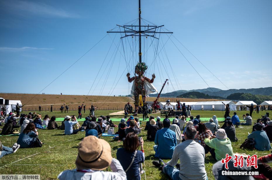 巨型木偶亮相日本奥运文化活动图