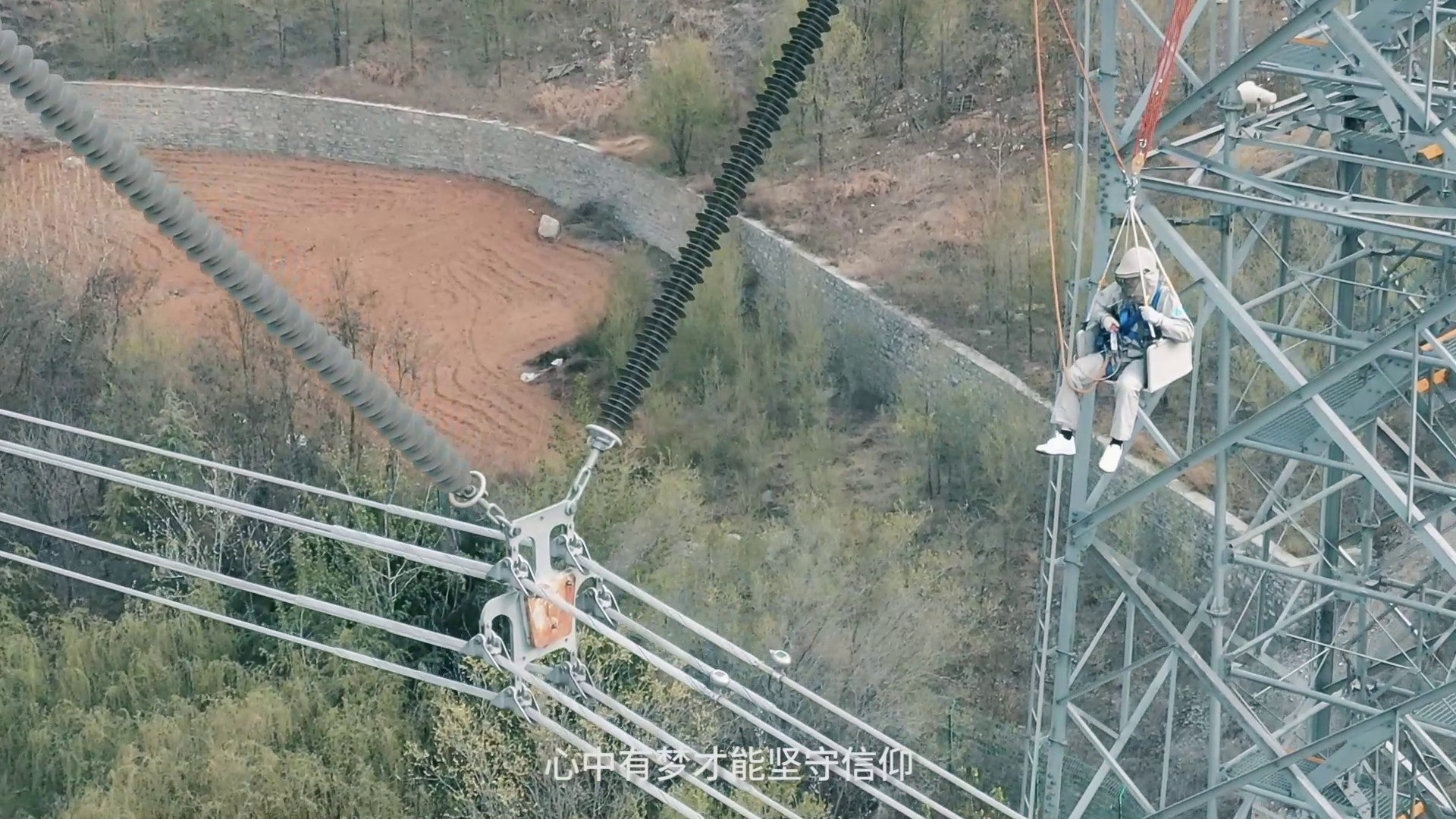 光荣和幸福属于劳动者