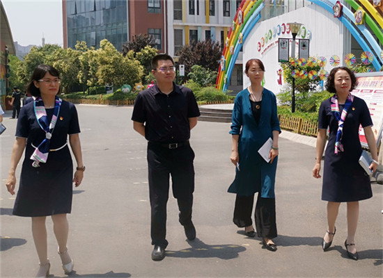 郑州市体育、艺术工作调研组莅临高新区外国语小学指导工作