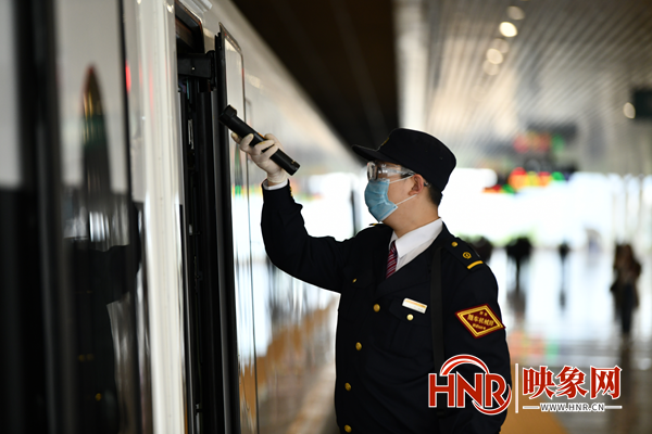 7月1日零时起铁路暑运正式启动 郑州局预计发送旅客2804万人