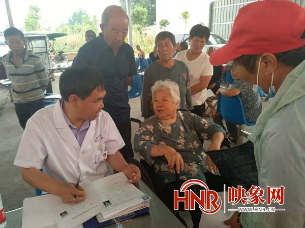 临颍县残联开展“我为群众办实事”下乡集中办证活动