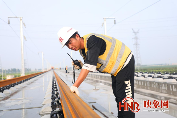 郑济高铁迎来最新进展 新建铺轨工程量过半