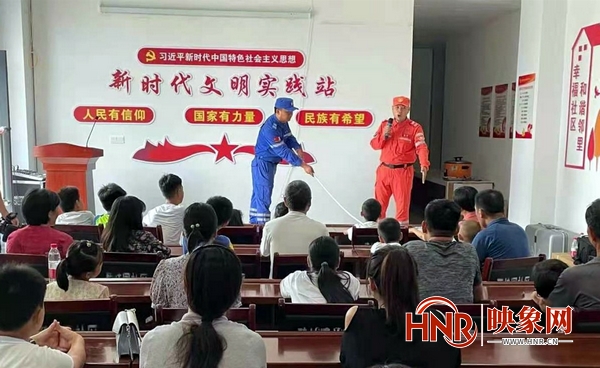 周口多部门联合开展“青春自护”防溺水安全知识进社区活动