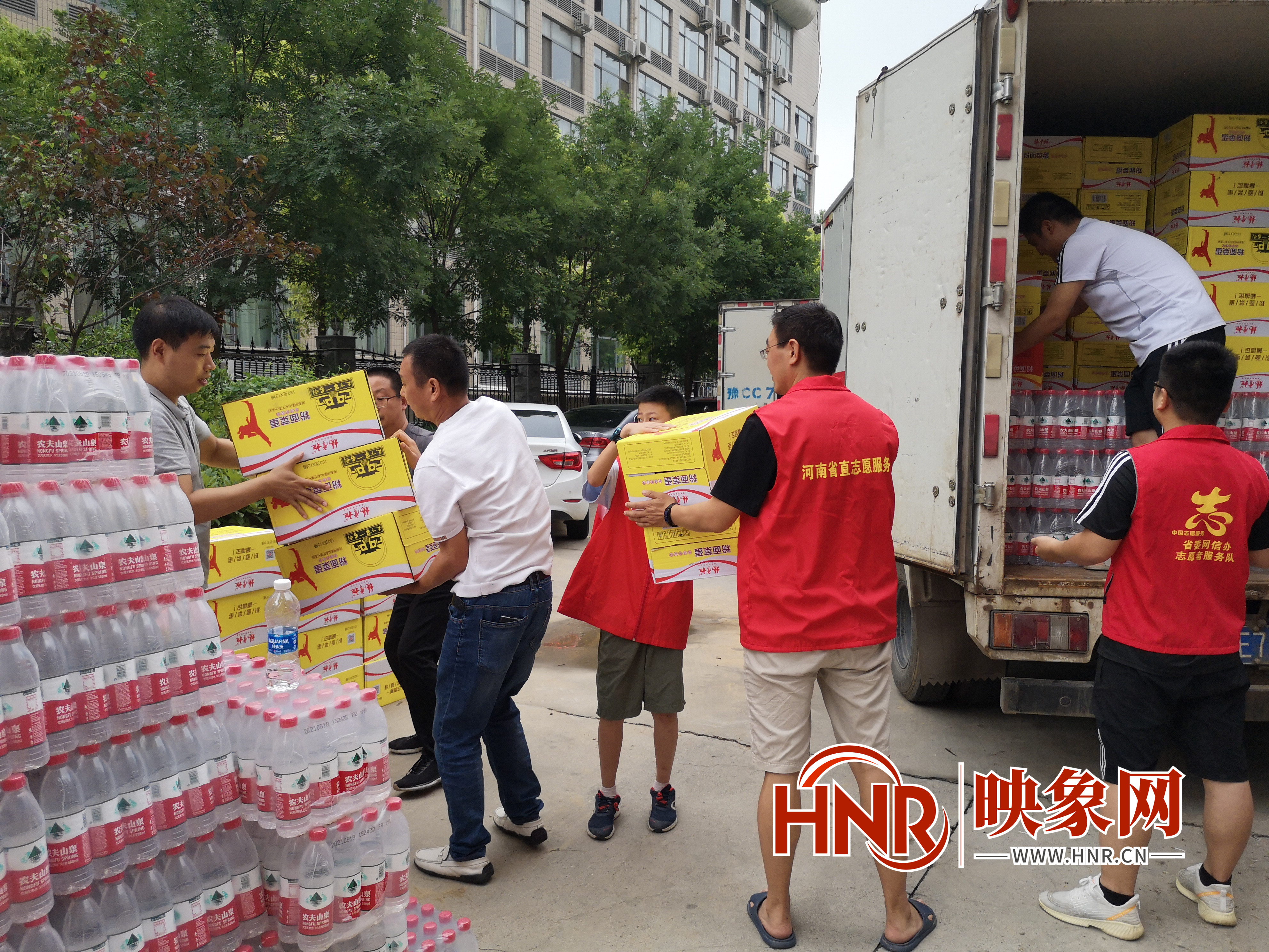 爱心企业捐赠物资 帮助郑州共渡难关