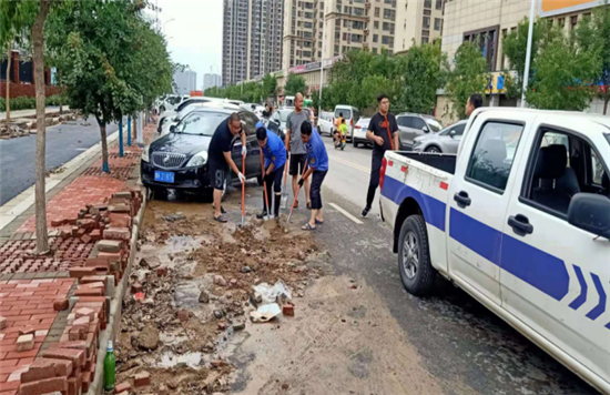 郑州高新区沟赵办事处积极防汛救灾 提升市容市貌