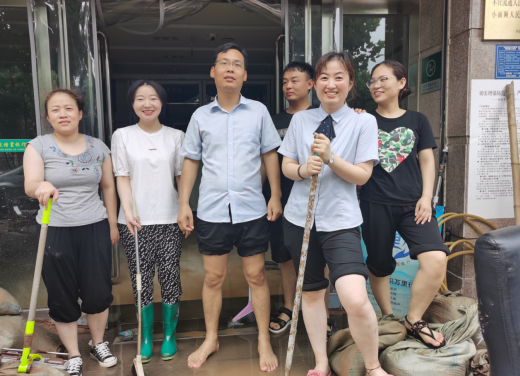 邮储银行淇县支行：众志成城 抗洪救灾