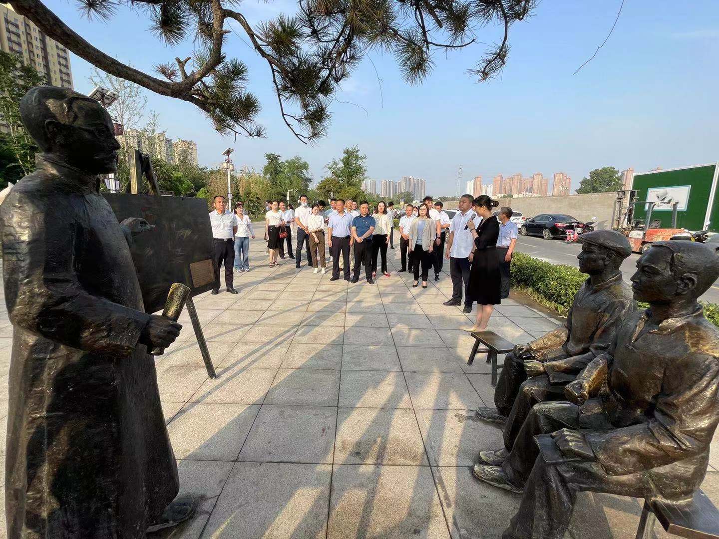 郑州市管城回族区城管局开展主题党日活动