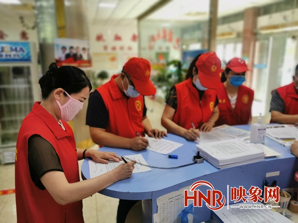 开封市公路事业发展中心组织志愿者开展献血宣传活动