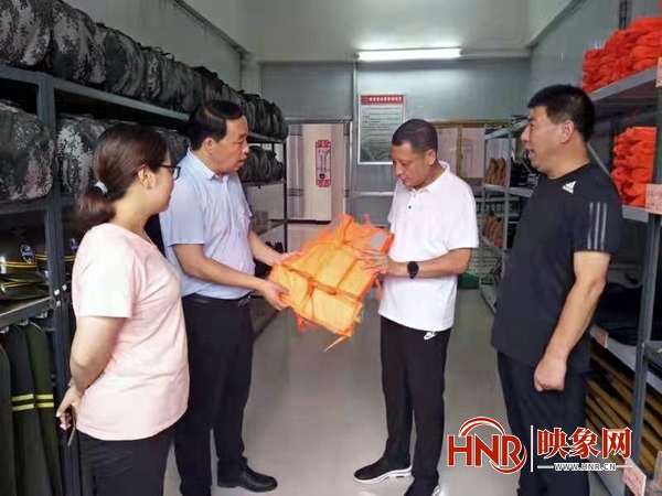 谢留定到淮阳区刘振屯乡督导防汛和疫苗接种工作