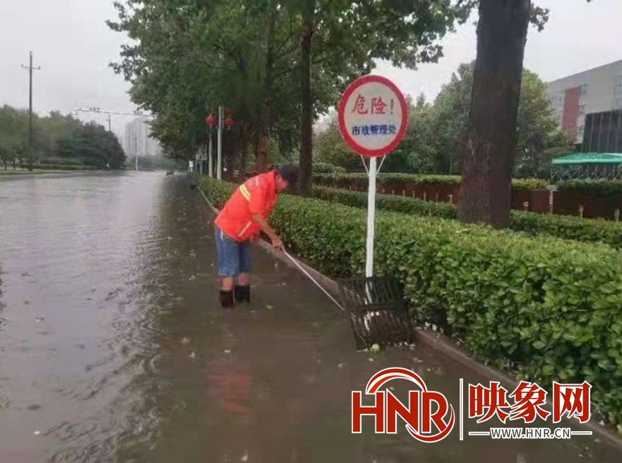 郑州出现局部大暴雨 所有河道、桥涵、隧道均有值守人员