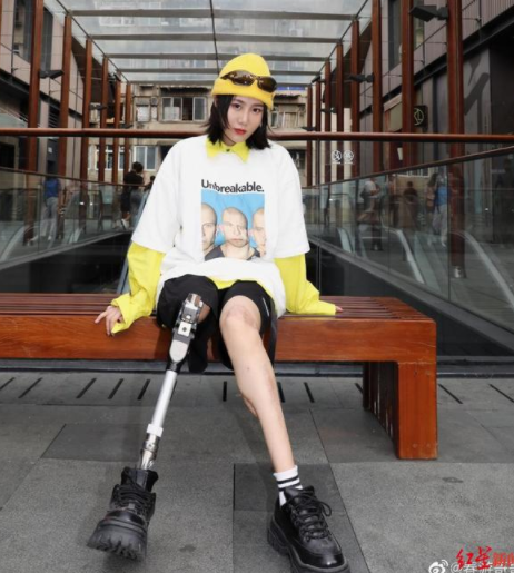 对话闪光假肢女孩当你接纳了自己别人的言论就伤害不到你