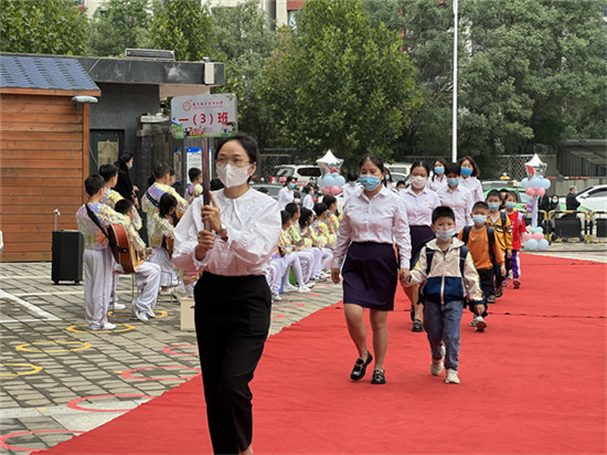 郑州腾飞路七里河小学图片