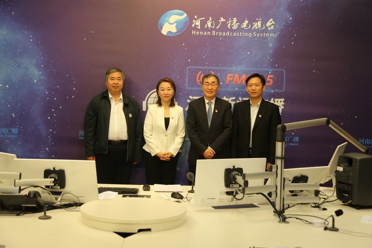 上午,省科技厅党组成员,副厅长夏培臣,省科技厅农村科技处处长李锦辉