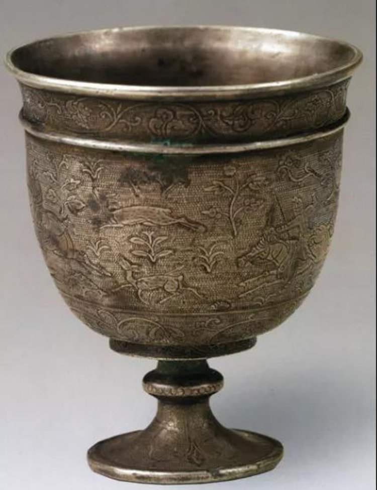 狩猎纹高足银杯