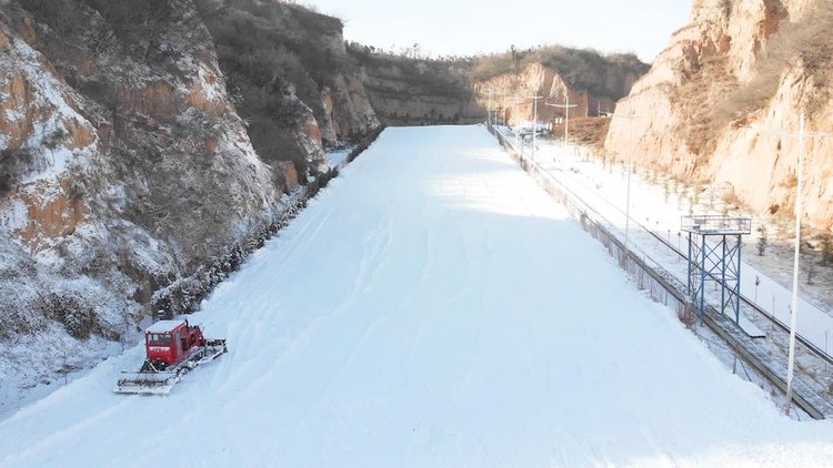 荥阳九龙口滑雪场图片