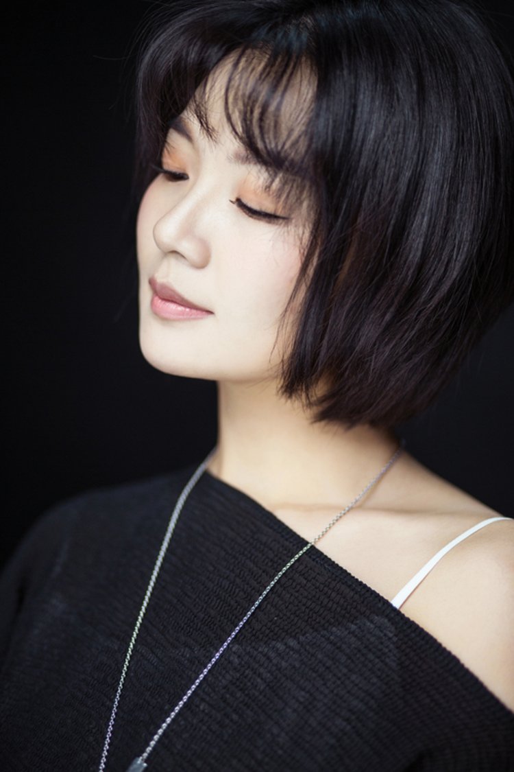 魅力881河南音乐广播主持人 雨薇本期主播:感谢关注大象夜读,我是雨薇